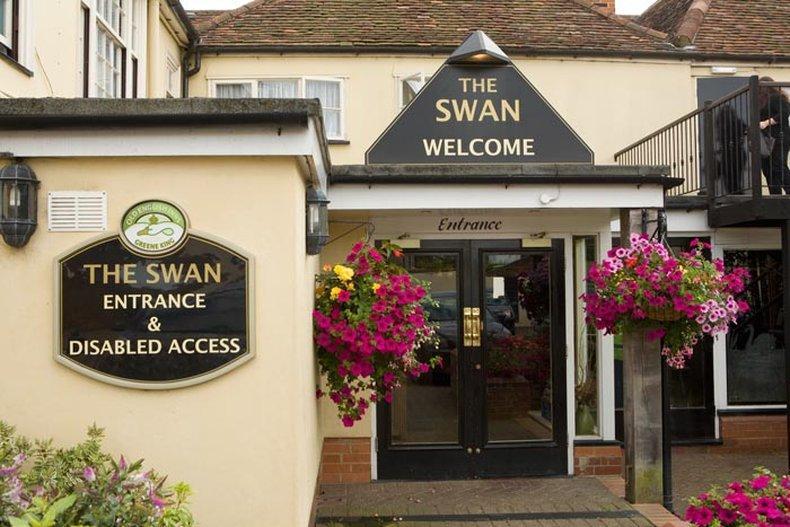 Swan Hotel By Greene King Inns 댁스테드 외부 사진